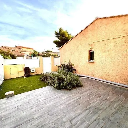 Provencal Style In Mediterranean Seaside Town Ferienhaus